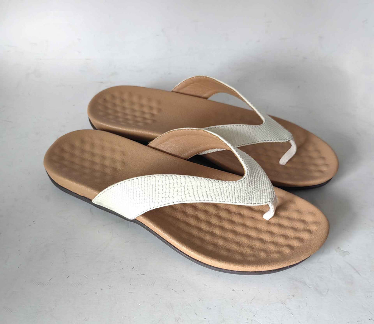 Women's Herringbone Flat Sandals with Toe Strap | District Hurd Limited